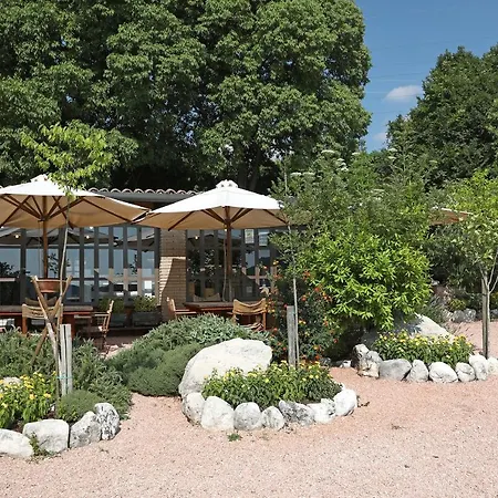 דירה Serene And Wine Farm *